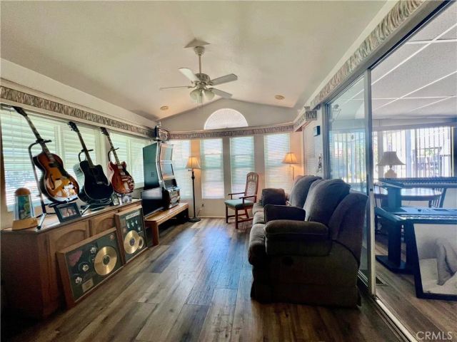 1295 S Cawston Avenue 422, Hemet, CA 92545