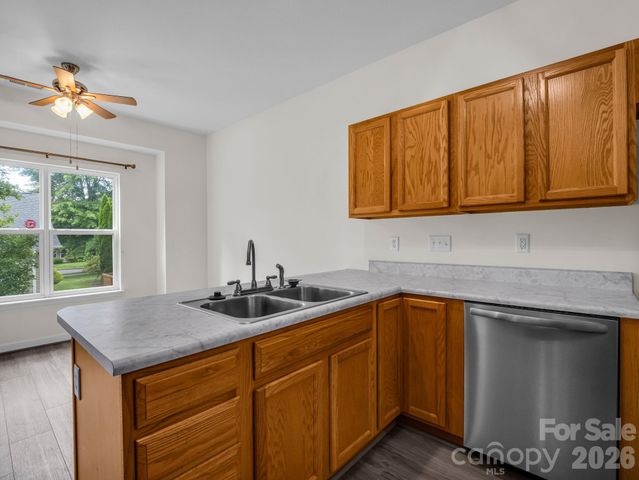 6 Scottish Circle, Asheville, NC 28803