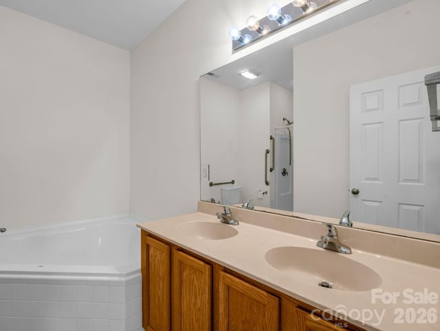 6 Scottish Circle, Asheville, NC 28803