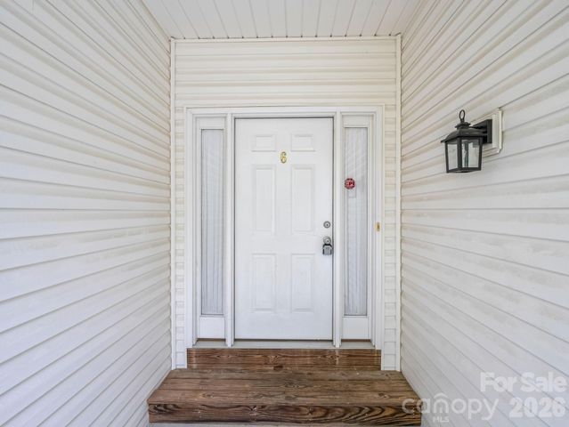 6 Scottish Circle, Asheville, NC 28803
