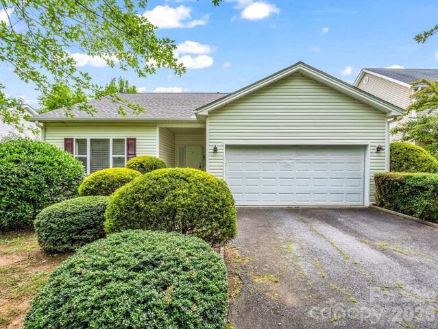 6 Scottish Circle, Asheville, NC 28803