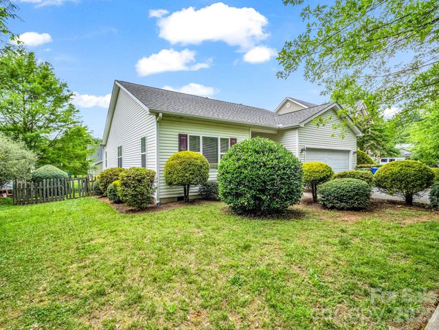 6 Scottish Circle, Asheville, NC 28803