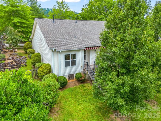 6 Scottish Circle, Asheville, NC 28803