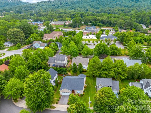 6 Scottish Circle, Asheville, NC 28803