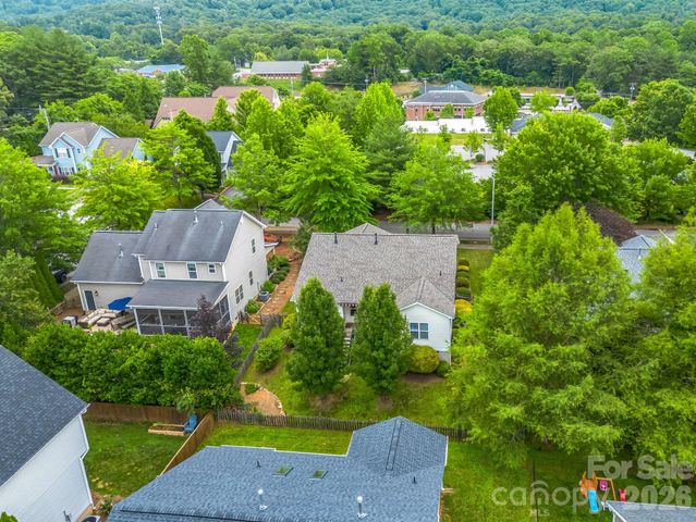 6 Scottish Circle, Asheville, NC 28803