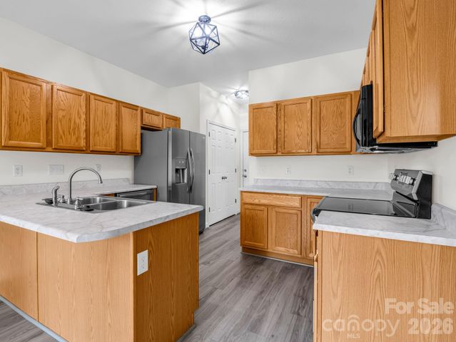 6 Scottish Circle, Asheville, NC 28803