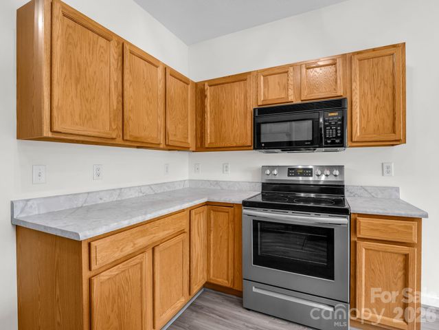 6 Scottish Circle, Asheville, NC 28803