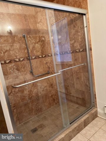 18 NARBERTH PL, Southampton, NJ 08088