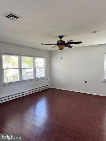 18 NARBERTH PL, Southampton, NJ 08088