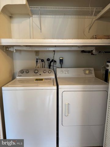 18 NARBERTH PL, Southampton, NJ 08088