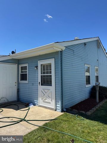 18 NARBERTH PL, Southampton, NJ 08088
