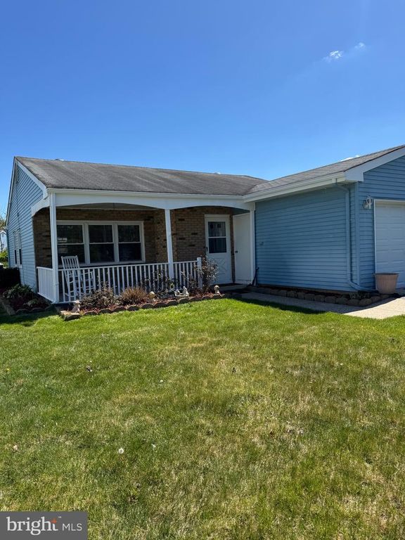 18 NARBERTH PL, Southampton, NJ 08088