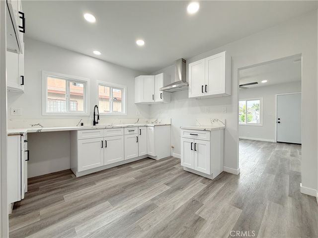 445 E 119th Street, Los Angeles, CA 90061