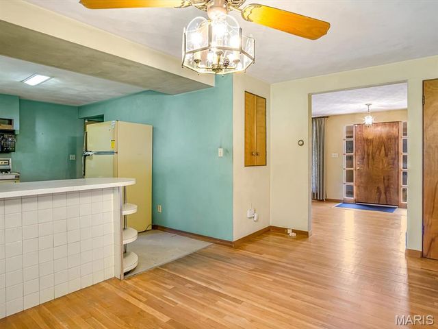 511 S 10th Street, Belleville, IL 62220