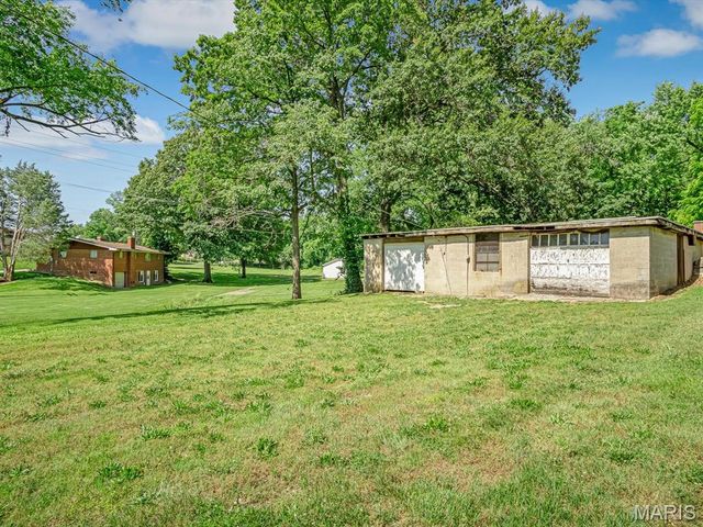 511 S 10th Street, Belleville, IL 62220