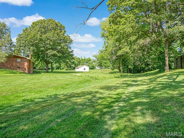511 S 10th Street, Belleville, IL 62220