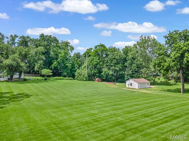 511 S 10th Street, Belleville, IL 62220