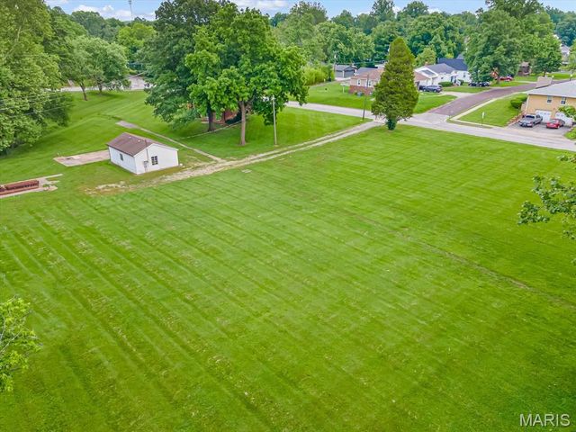 511 S 10th Street, Belleville, IL 62220
