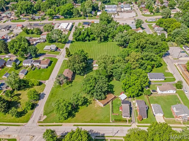 511 S 10th Street, Belleville, IL 62220