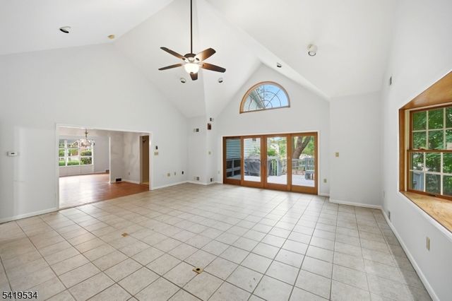 27 Knollwood Rd, Morristown Town, NJ 07960