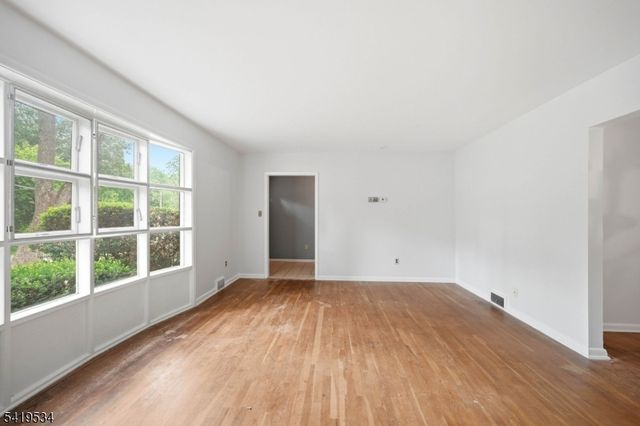 27 Knollwood Rd, Morristown Town, NJ 07960