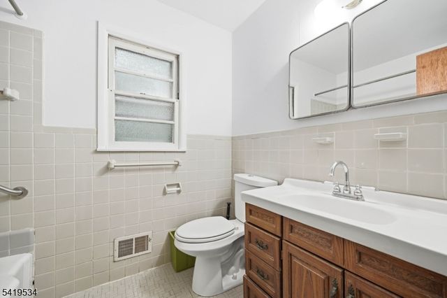 27 Knollwood Rd, Morristown Town, NJ 07960