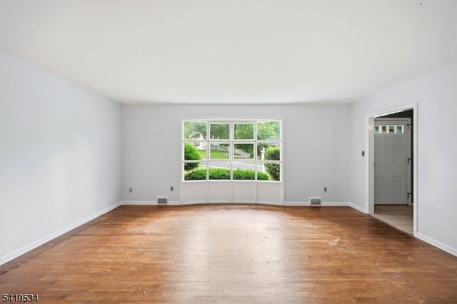 27 Knollwood Rd, Morristown Town, NJ 07960