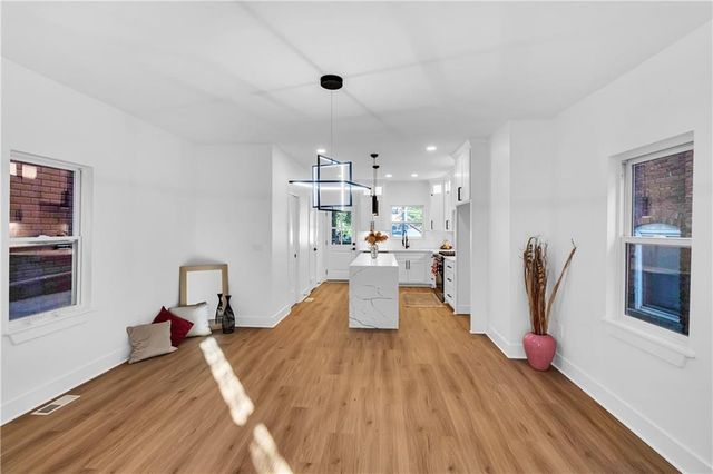 2019 Summit Street, Kansas City, MO 64108