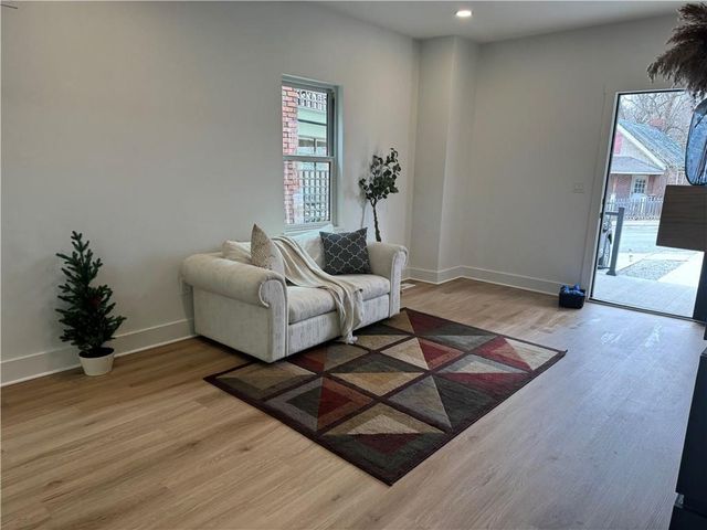 2019 Summit Street, Kansas City, MO 64108