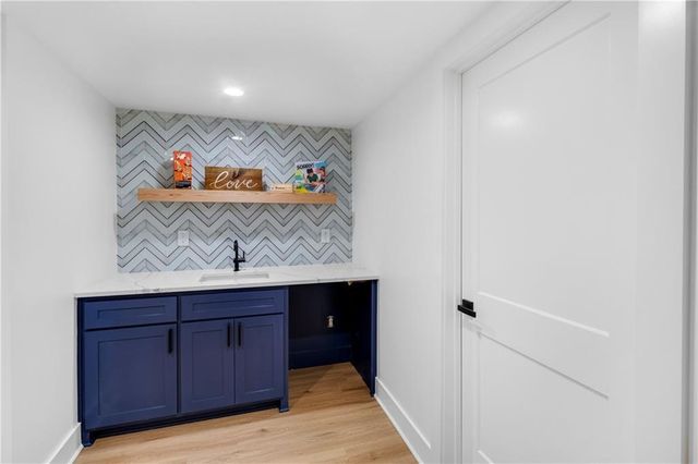 2019 Summit Street, Kansas City, MO 64108