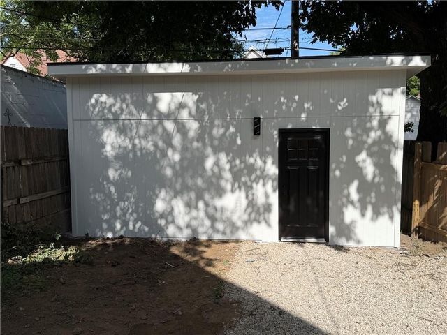 2019 Summit Street, Kansas City, MO 64108