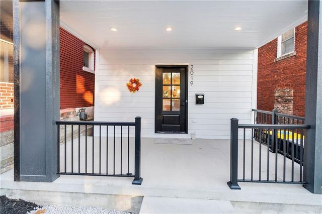 2019 Summit Street, Kansas City, MO 64108