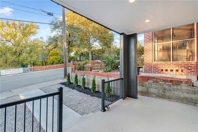 2019 Summit Street, Kansas City, MO 64108
