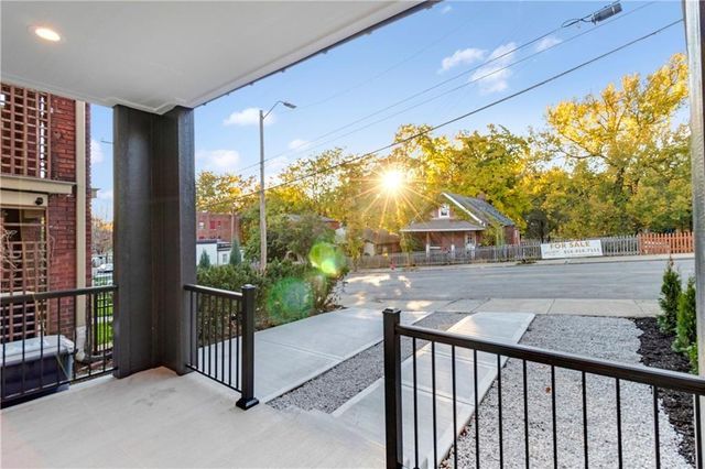 2019 Summit Street, Kansas City, MO 64108