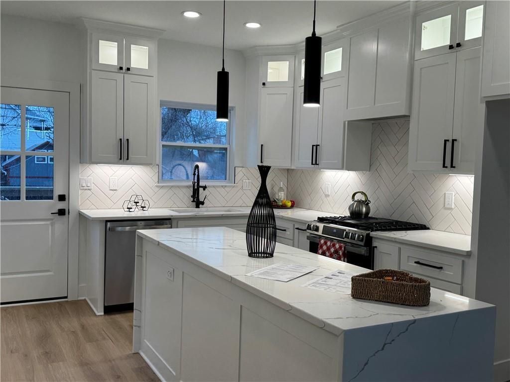 2019 Summit Street, Kansas City, MO 64108