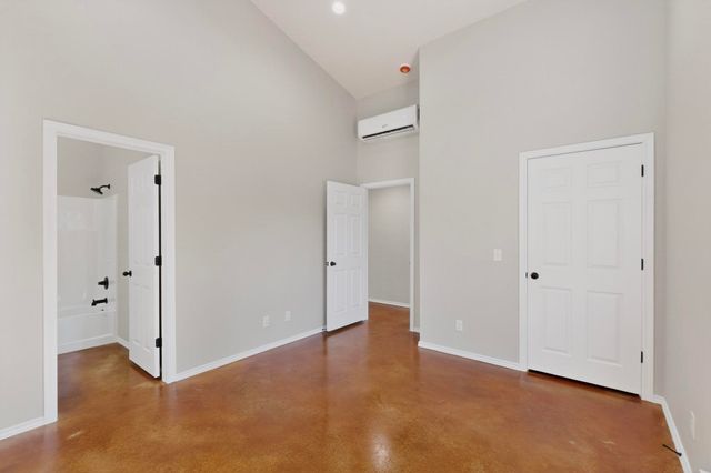 1471 W Kaufman Street, Paris, TX 75460