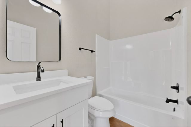 1471 W Kaufman Street, Paris, TX 75460