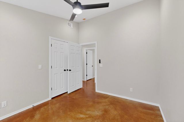 1471 W Kaufman Street, Paris, TX 75460