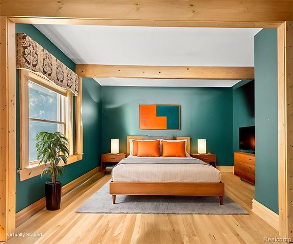 1775 Woodland Avenue, Sylvan Lake, MI 48320