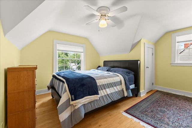 1775 Woodland Avenue, Sylvan Lake, MI 48320