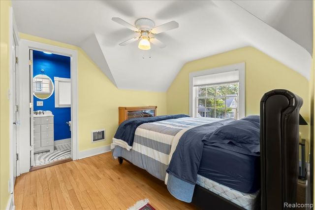 1775 Woodland Avenue, Sylvan Lake, MI 48320