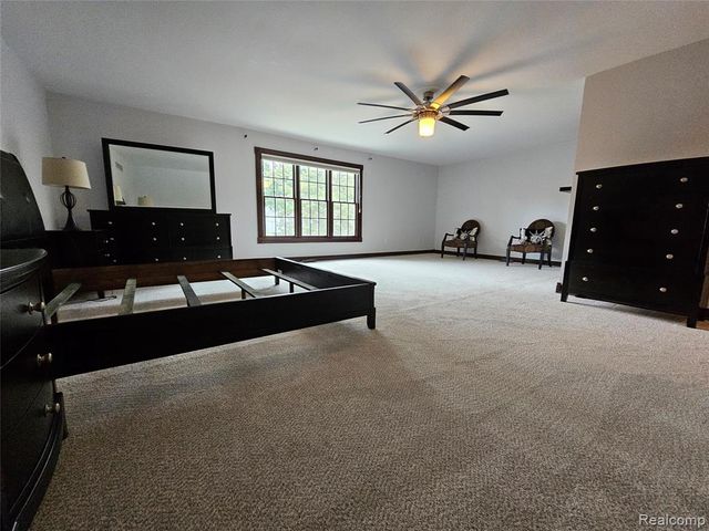 1775 Woodland Avenue, Sylvan Lake, MI 48320