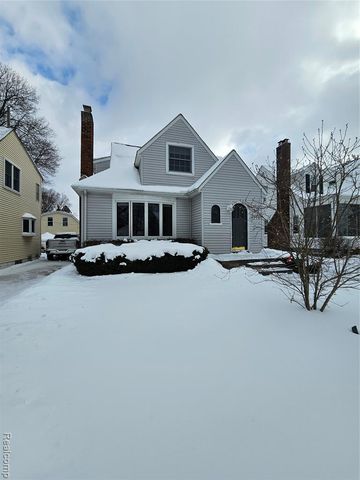 1775 Woodland Avenue, Sylvan Lake, MI 48320