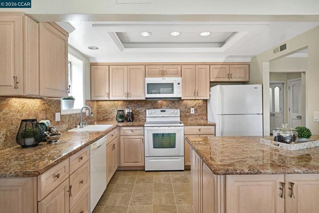 1524 Golden Rain Rd 7, Walnut Creek, CA 94595