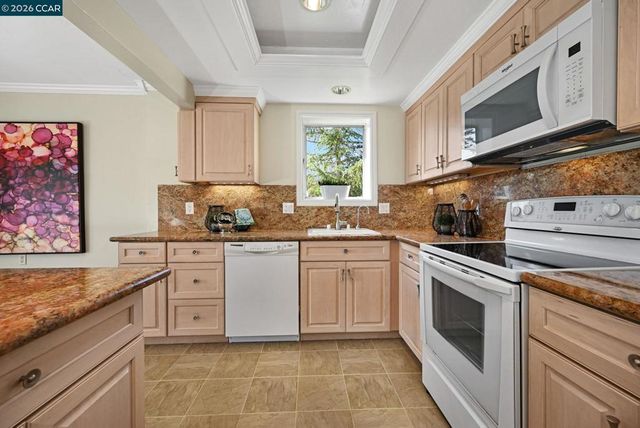 1524 Golden Rain Rd 7, Walnut Creek, CA 94595