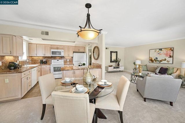 1524 Golden Rain Rd 7, Walnut Creek, CA 94595