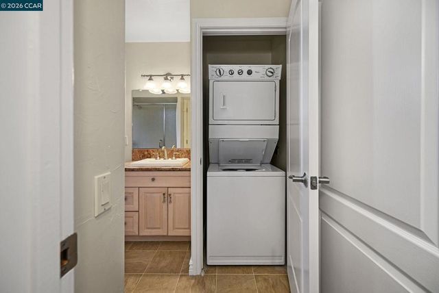 1524 Golden Rain Rd 7, Walnut Creek, CA 94595