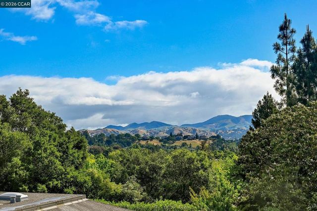 1524 Golden Rain Rd 7, Walnut Creek, CA 94595