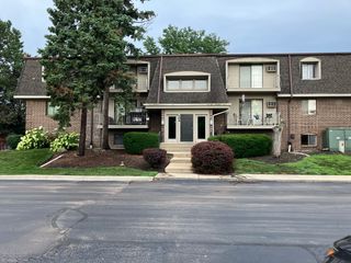 104 E Bailey Road G, Naperville, IL 60565