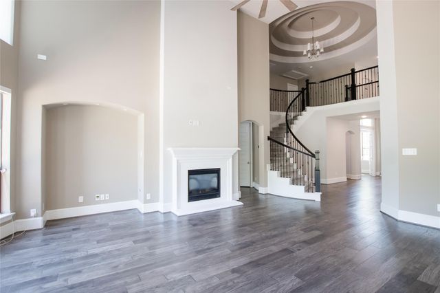 14 Trailing Lantana Place, The Woodlands, TX 77354